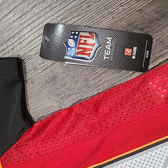 NFL Tampa Bay Buccaneers Jersey - Picture 3 of 6